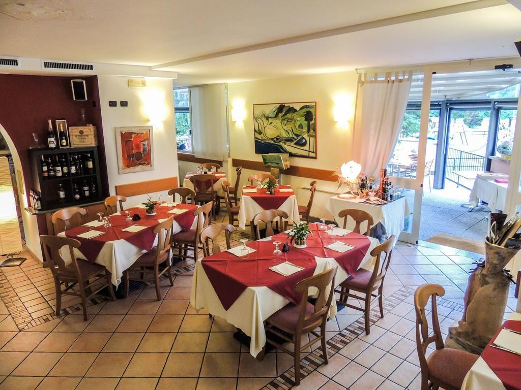 ג'רה לאריו Albergo Lario מראה חיצוני תמונה