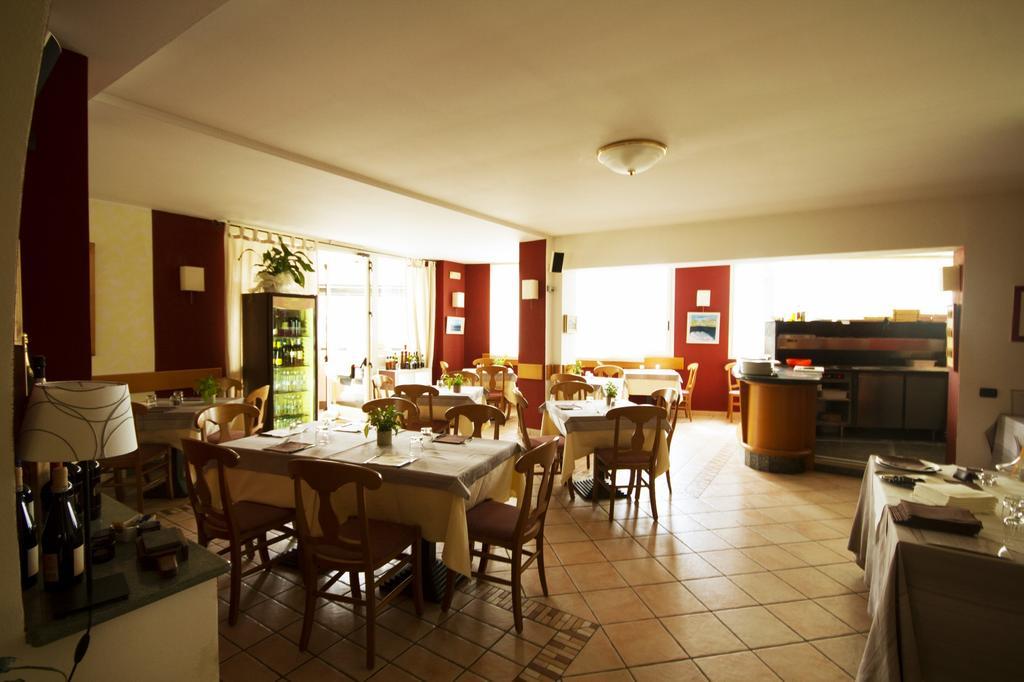 ג'רה לאריו Albergo Lario מראה חיצוני תמונה